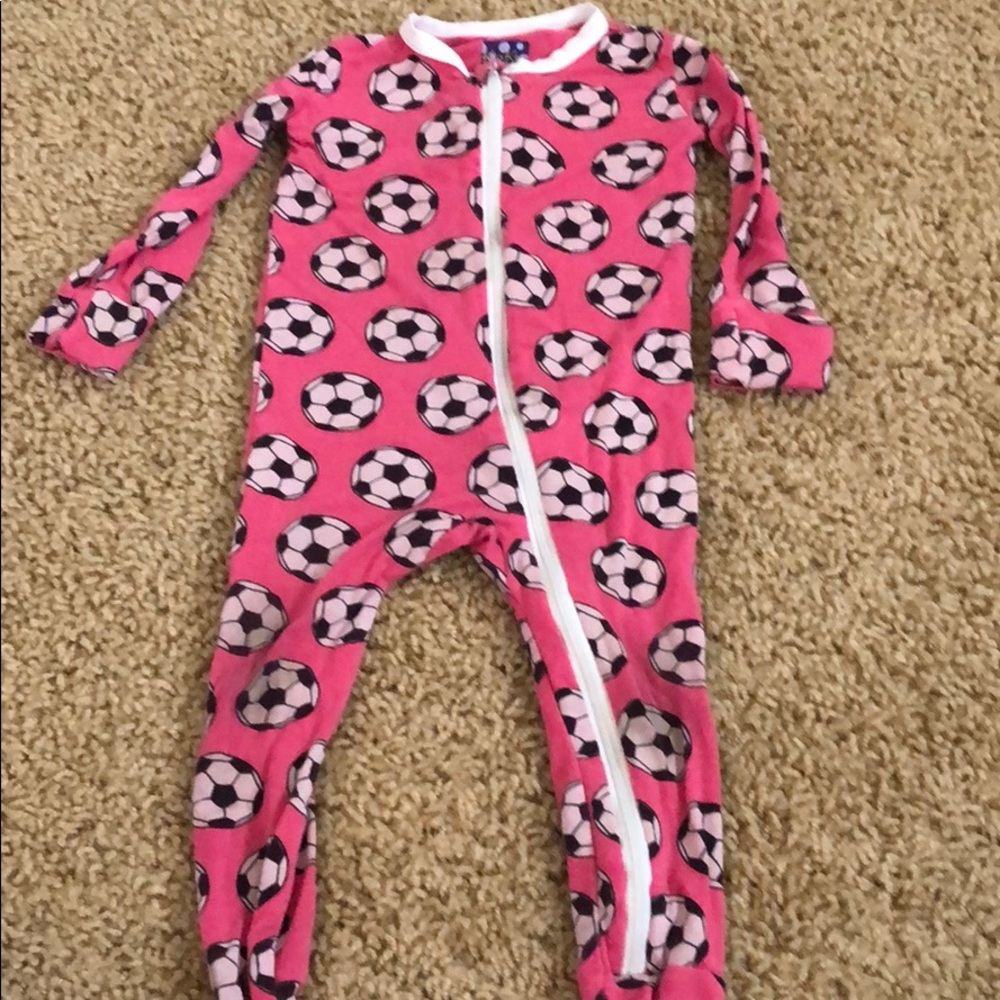 Kickee zipper jammies 9-12 months ⚽️💕